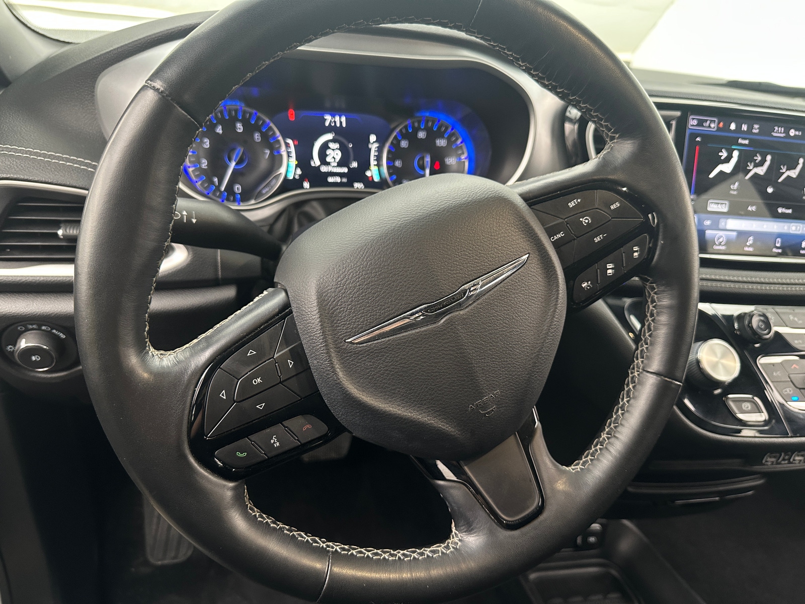 Thumbnail: 2021 Chrysler Pacifica - 5