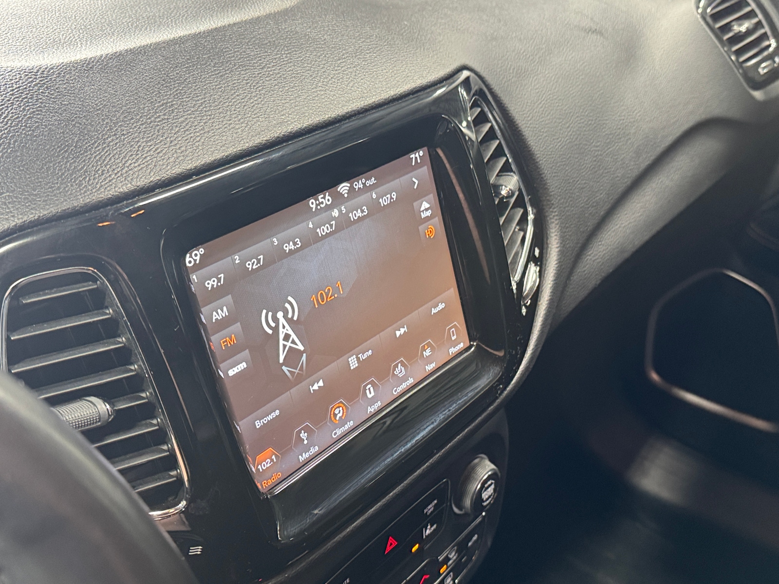 Thumbnail: 2019 Jeep Compass - 3