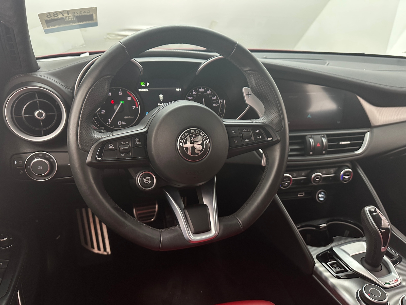 Thumbnail: 2022 Alfa Romeo Giulia - 4