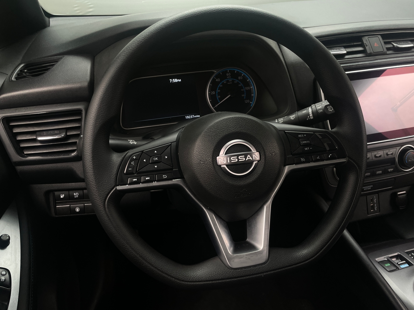 Thumbnail: 2023 Nissan Leaf - 5