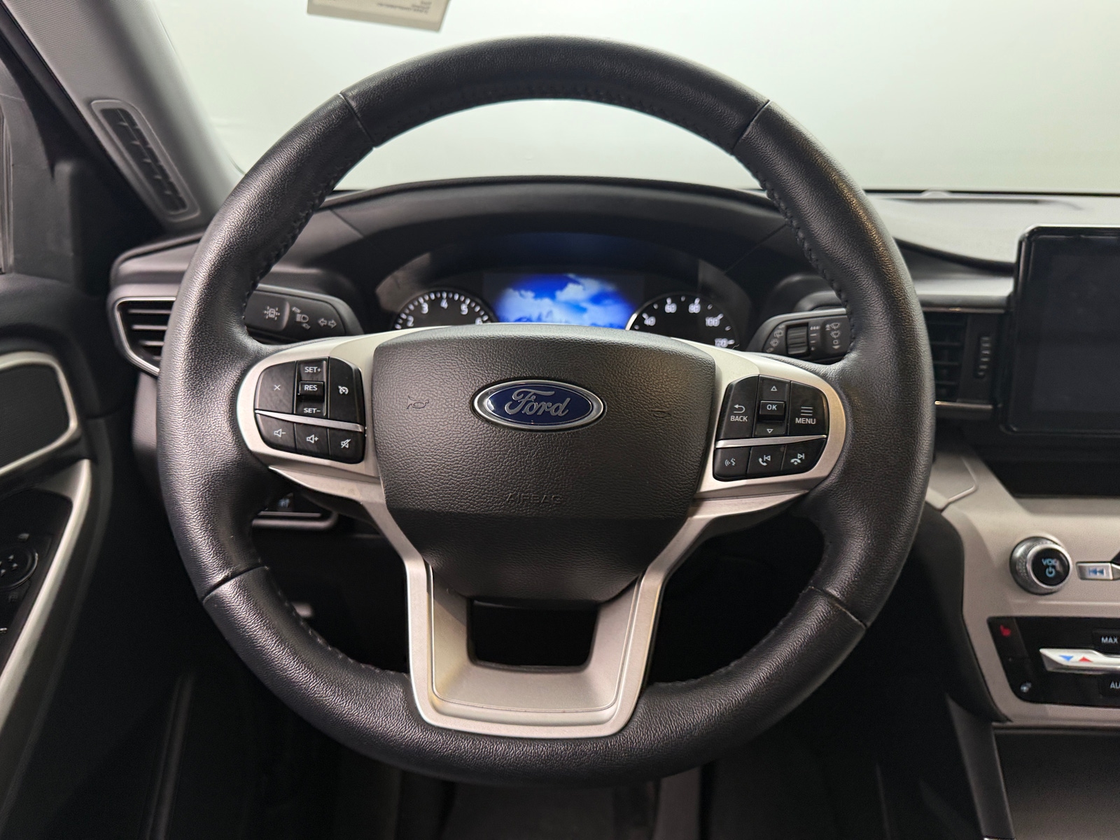 Thumbnail: 2023 Ford Explorer - 5