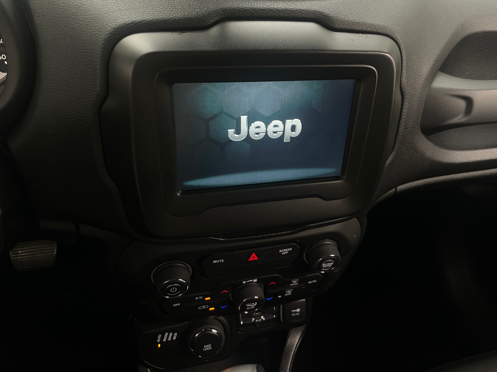 Thumbnail: 2019 Jeep Renegade - 4