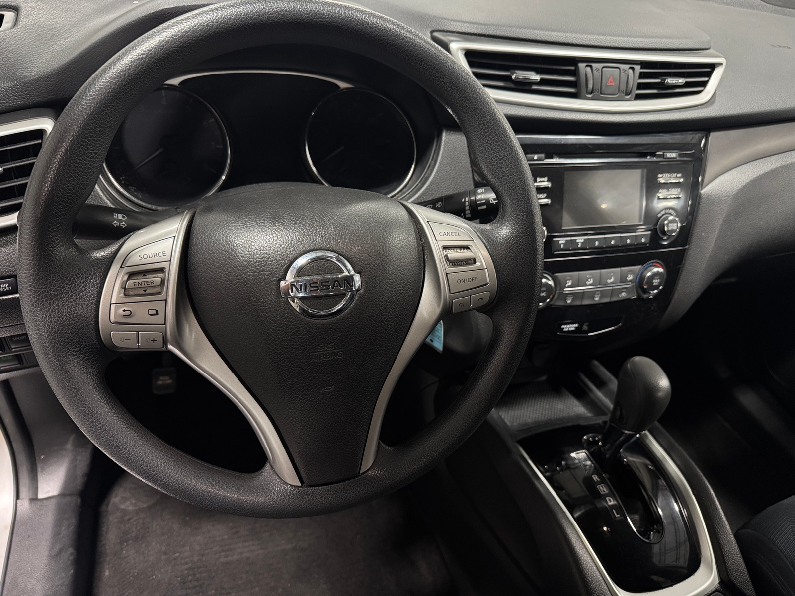 Thumbnail: 2016 Nissan Rogue - 5