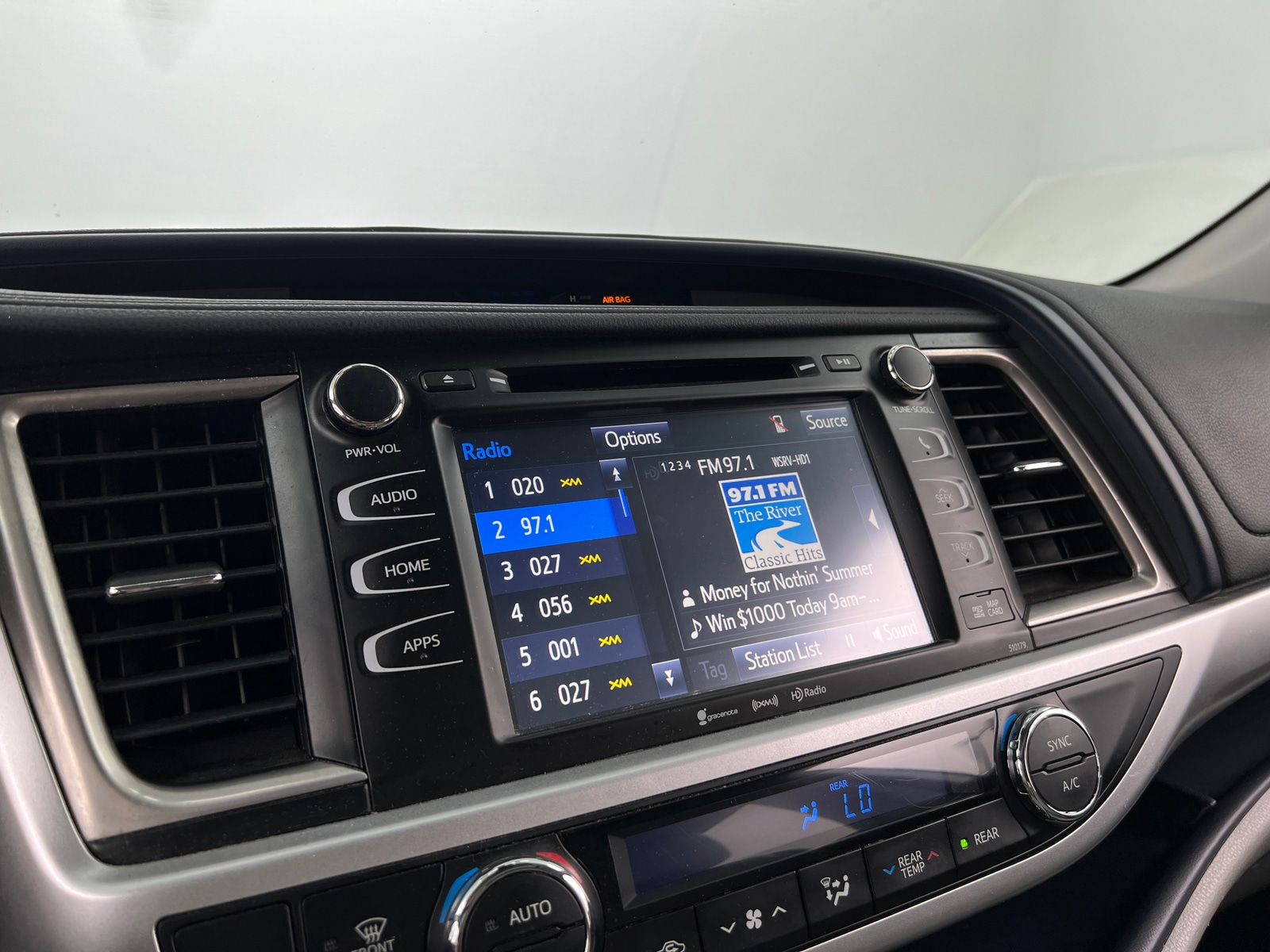 Thumbnail: 2018 Toyota Highlander - 3