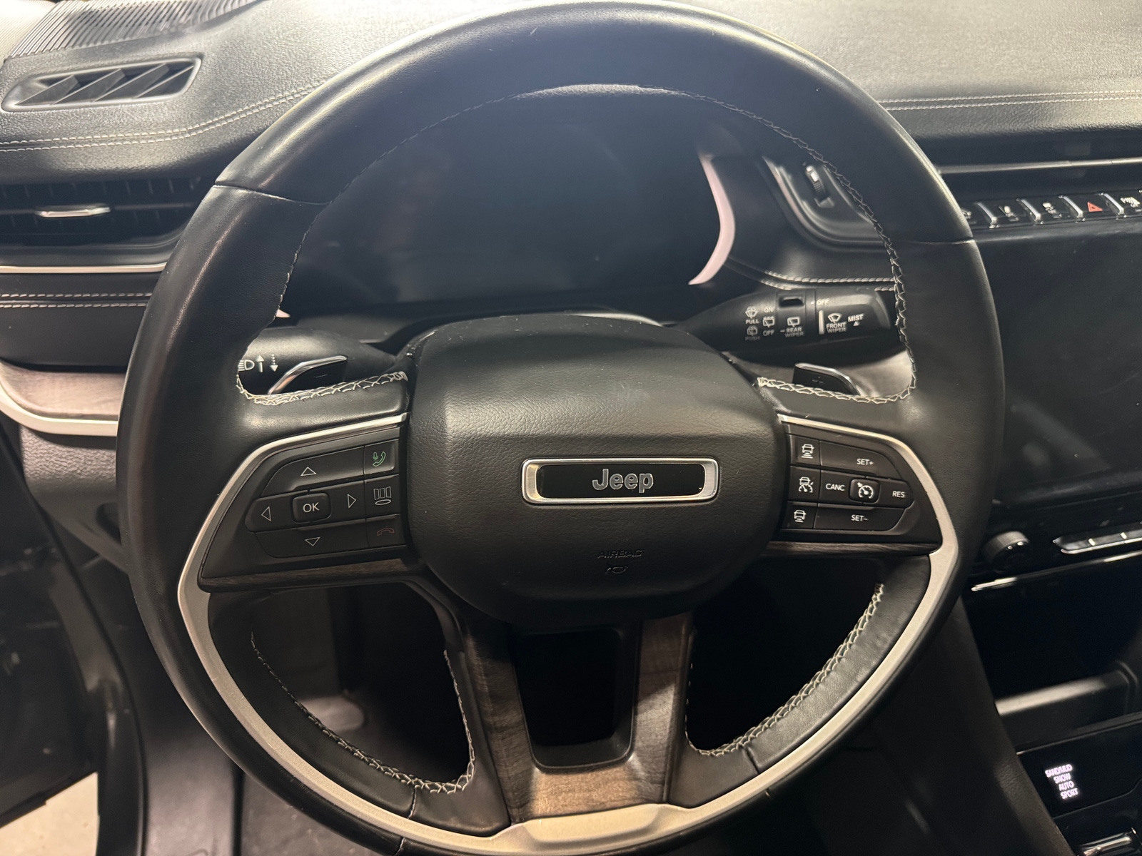 Thumbnail: 2021 Jeep Grand Cherokee L - 4