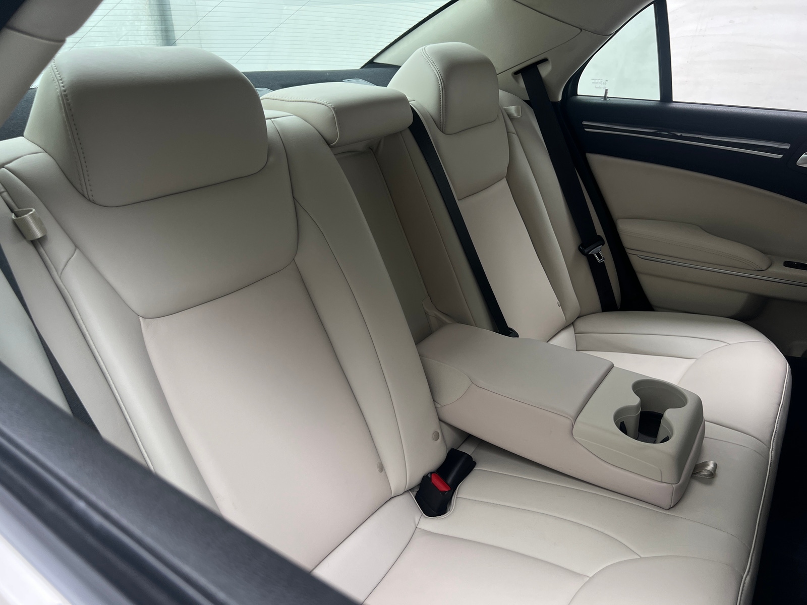 Thumbnail: 2020 Chrysler 300 - 5