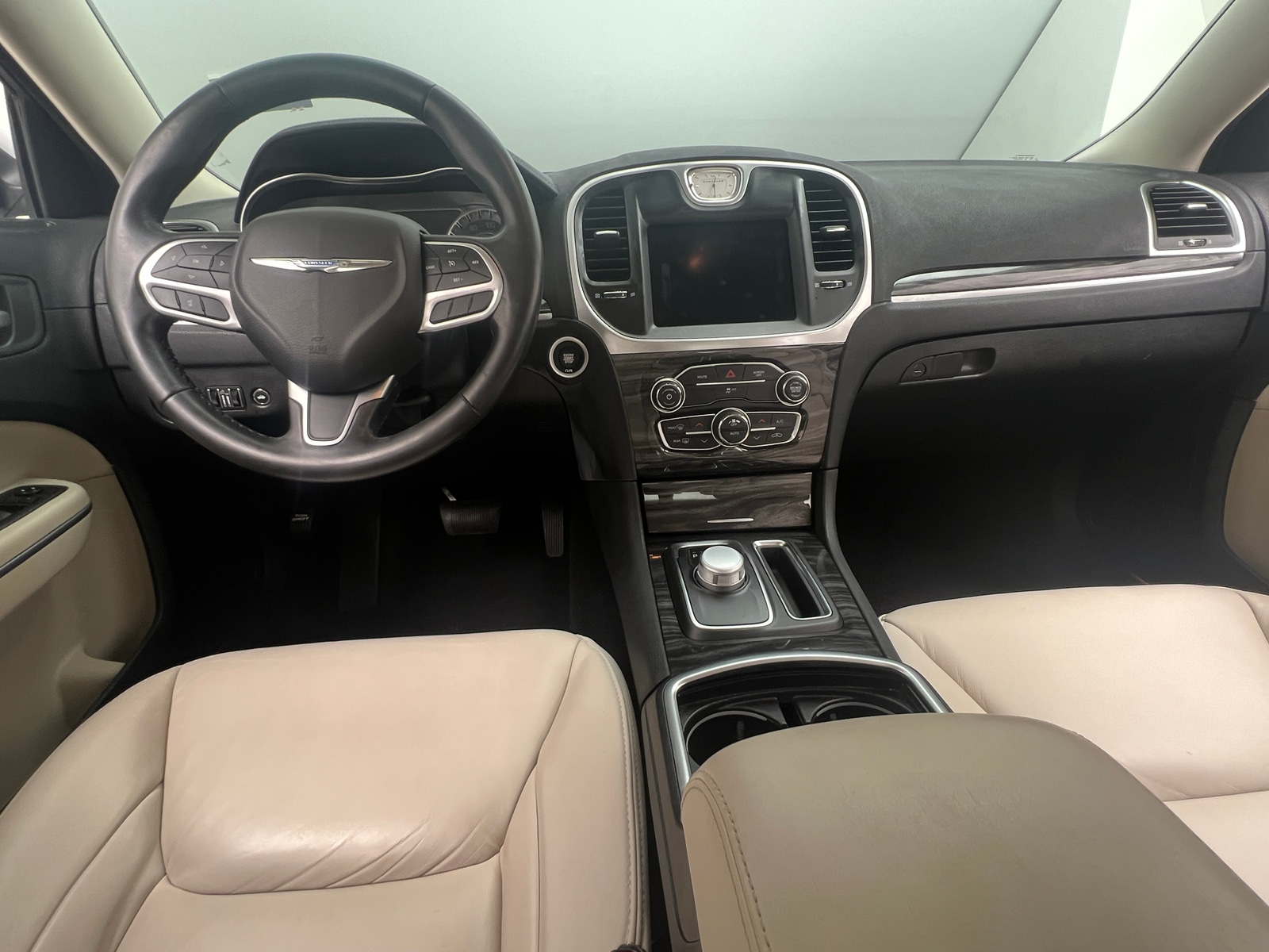 Thumbnail: 2020 Chrysler 300 - 2