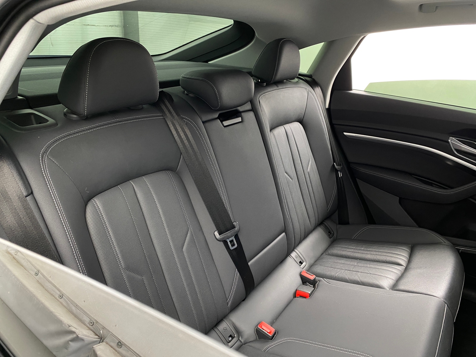 Thumbnail: 2021 Audi e-tron S - 5