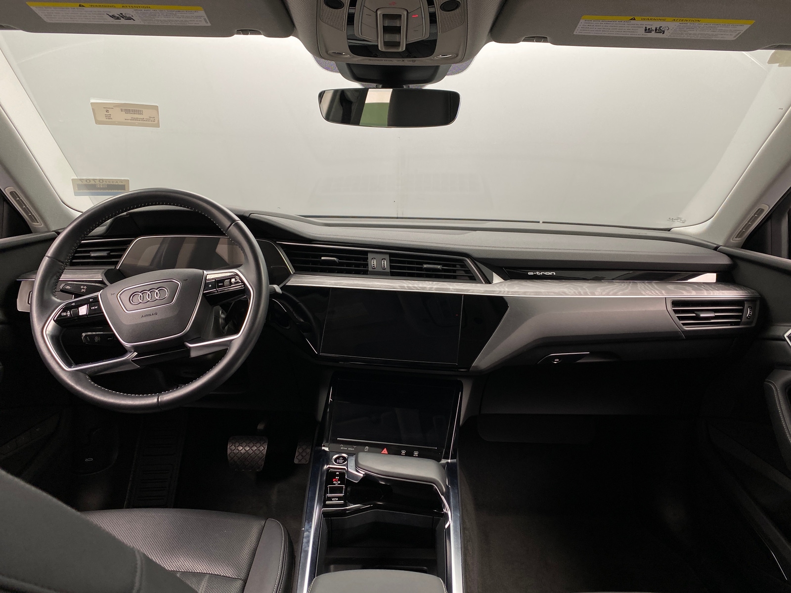 Thumbnail: 2021 Audi e-tron S - 2