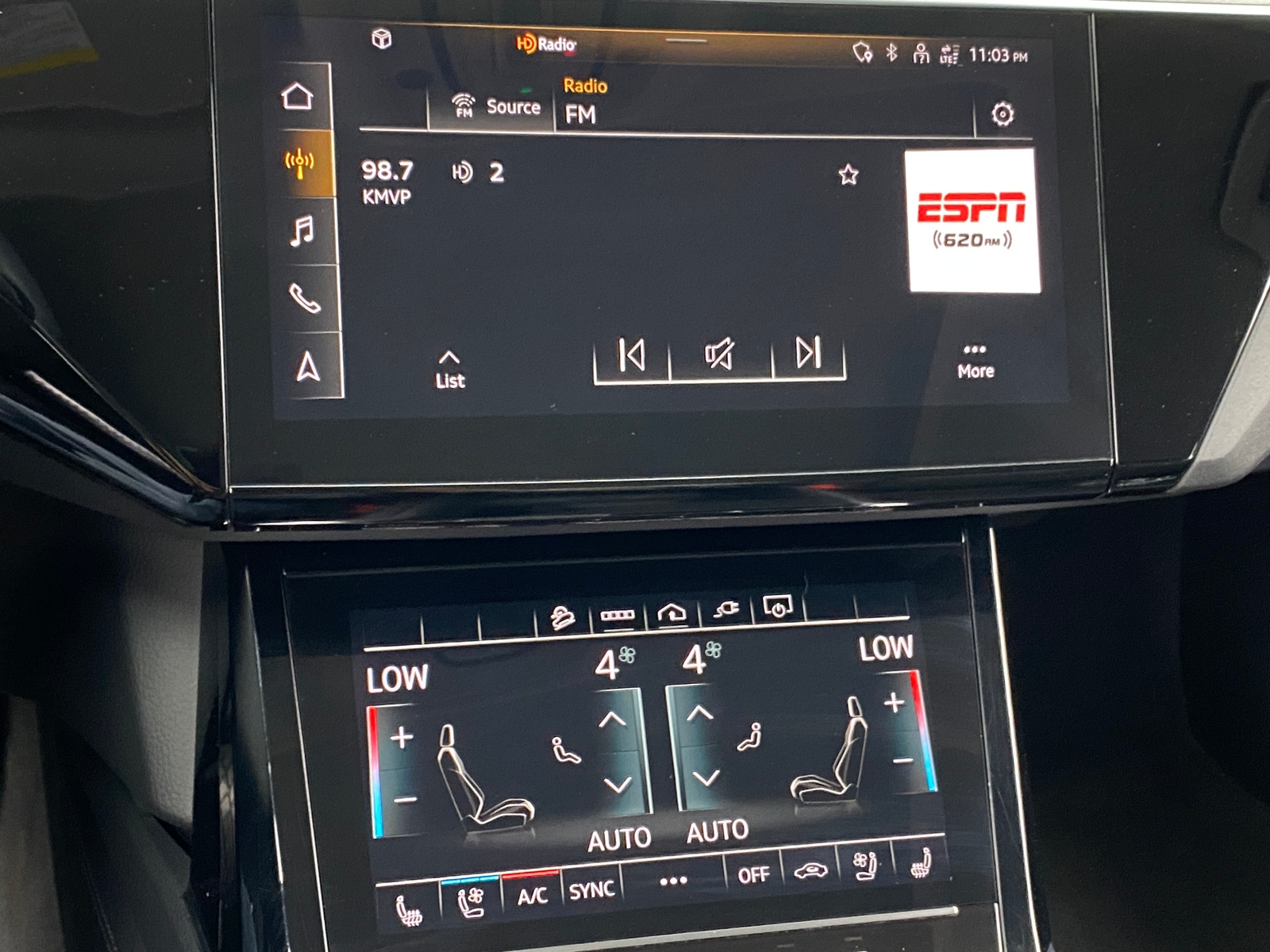 Thumbnail: 2021 Audi e-tron S - 3