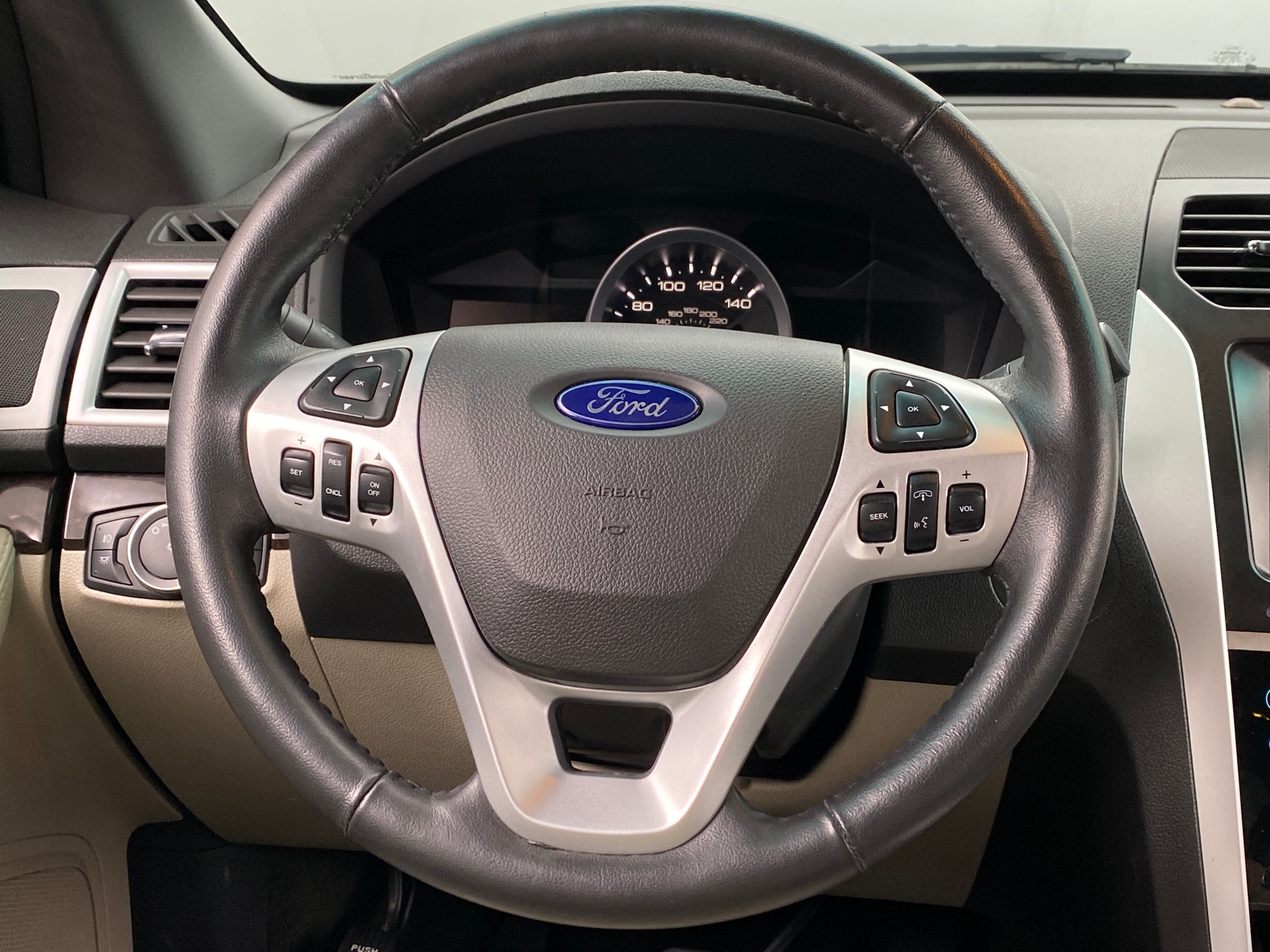 Thumbnail: 2015 Ford Explorer - 4
