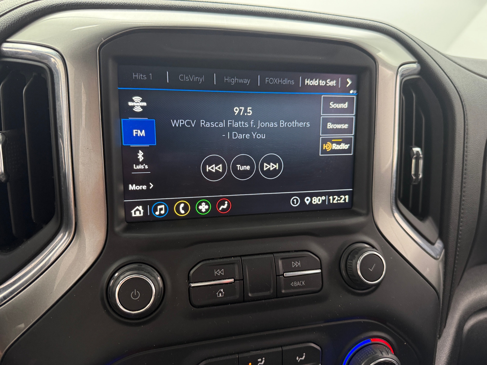 Thumbnail: 2020 Chevrolet Silverado 1500 - 3