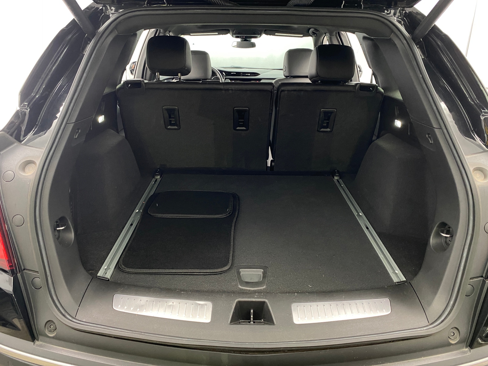 Thumbnail: 2023 Cadillac XT5 - 6