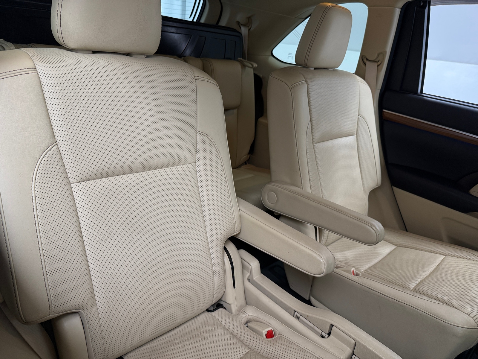 Thumbnail: 2017 Toyota Highlander - 5