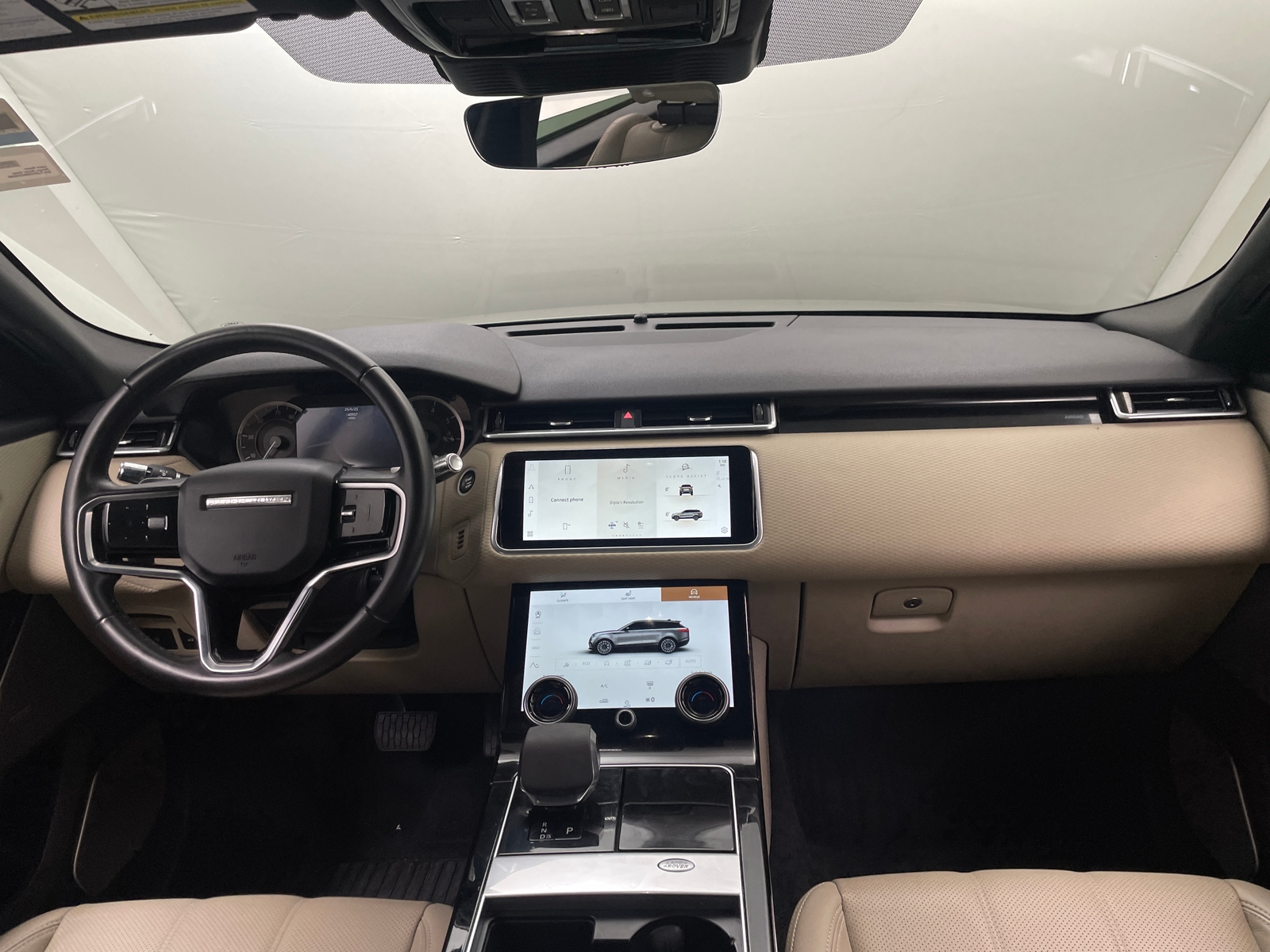 Thumbnail: 2021 Land Rover Range Rover Velar - 2