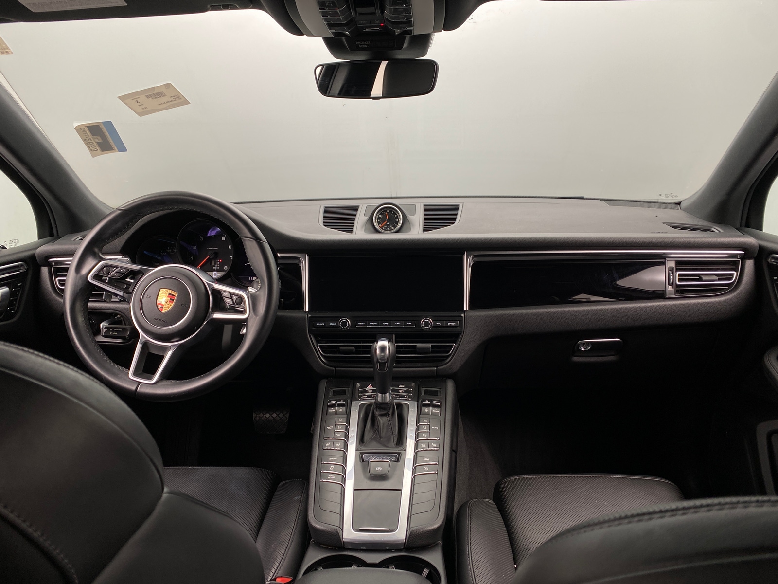 Thumbnail: 2019 Porsche Macan - 2