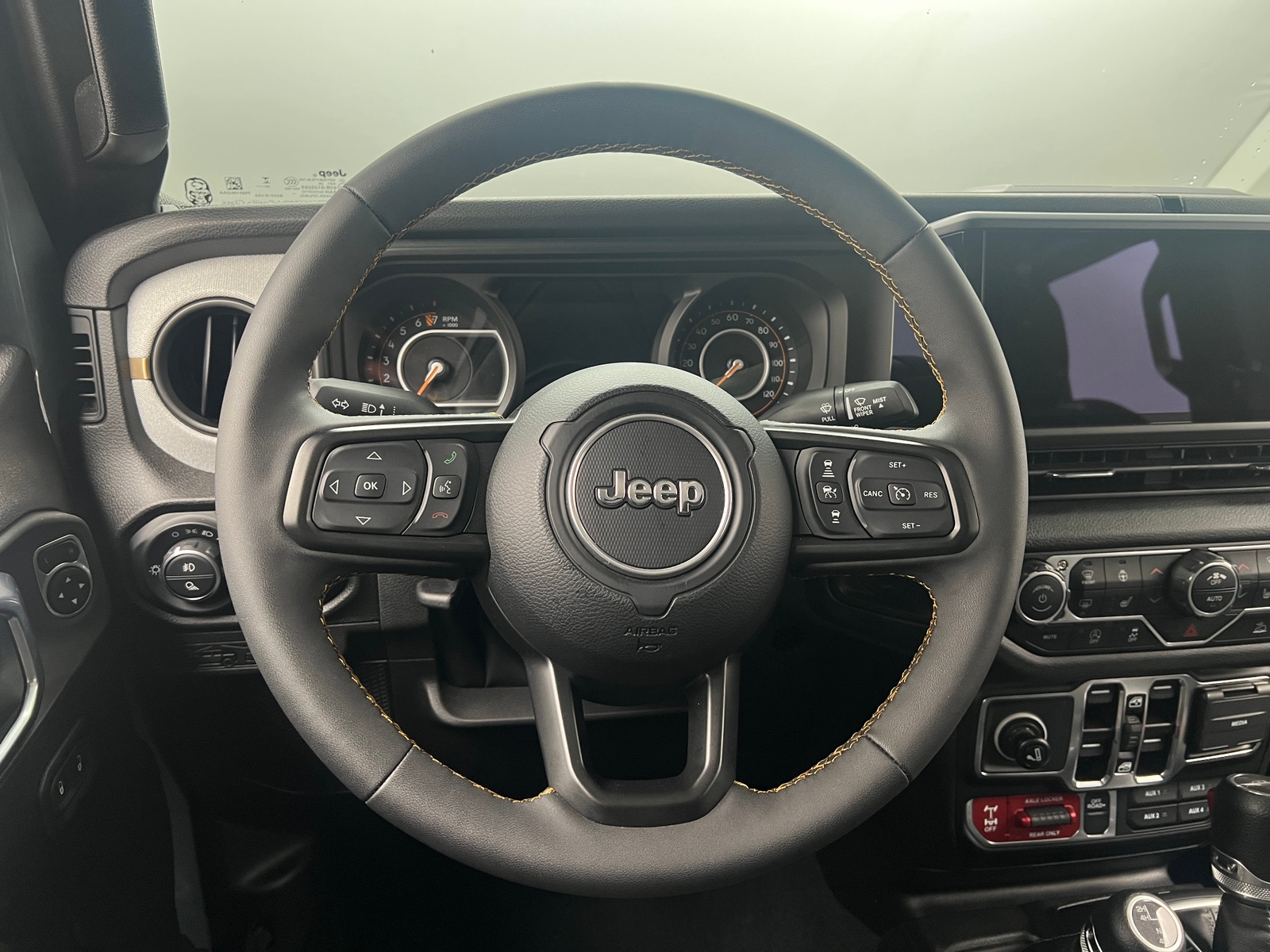 Thumbnail: 2024 Jeep Gladiator - 5