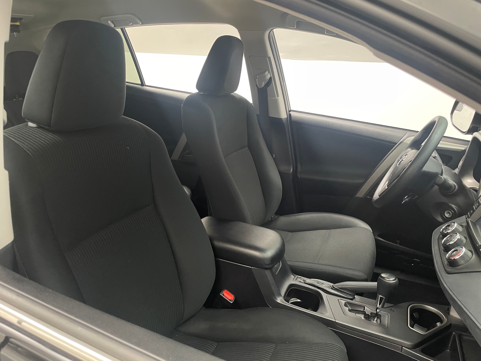 Thumbnail: 2018 Toyota RAV4 - 2