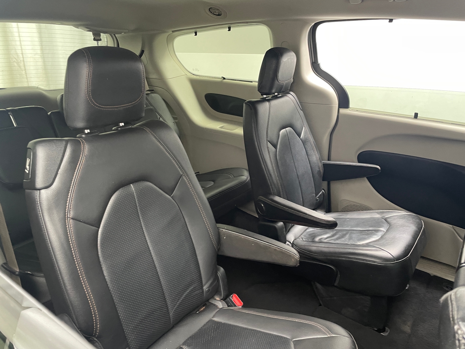 Thumbnail: 2018 Chrysler Pacifica - 5