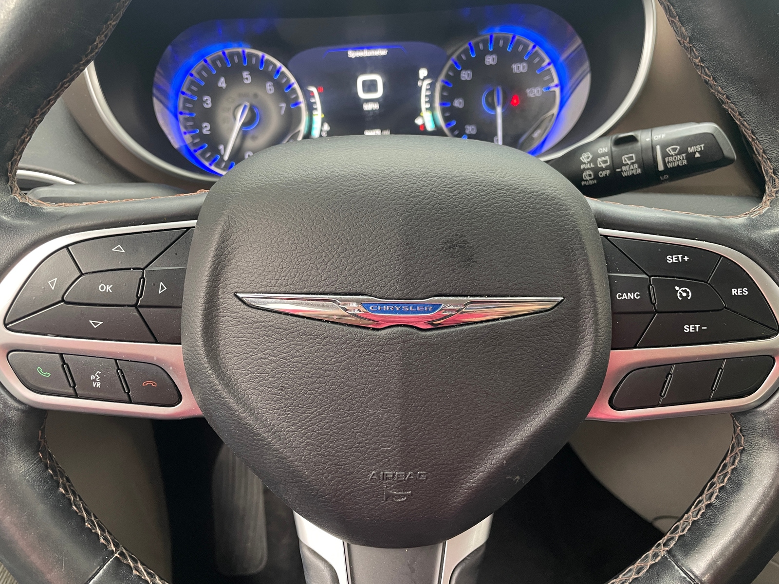 Thumbnail: 2018 Chrysler Pacifica - 4