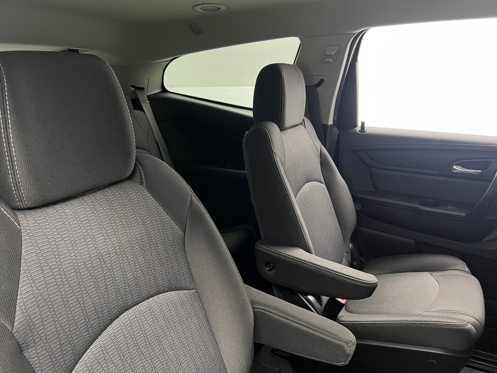 Thumbnail: 2017 Chevrolet Traverse - 6