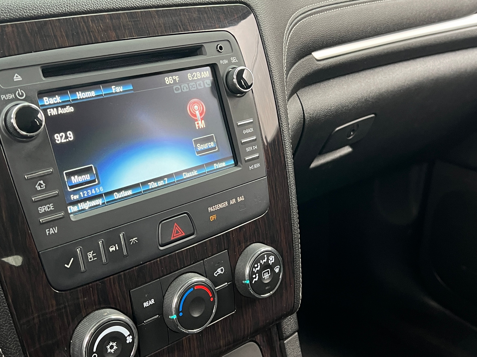 Thumbnail: 2017 Chevrolet Traverse - 4