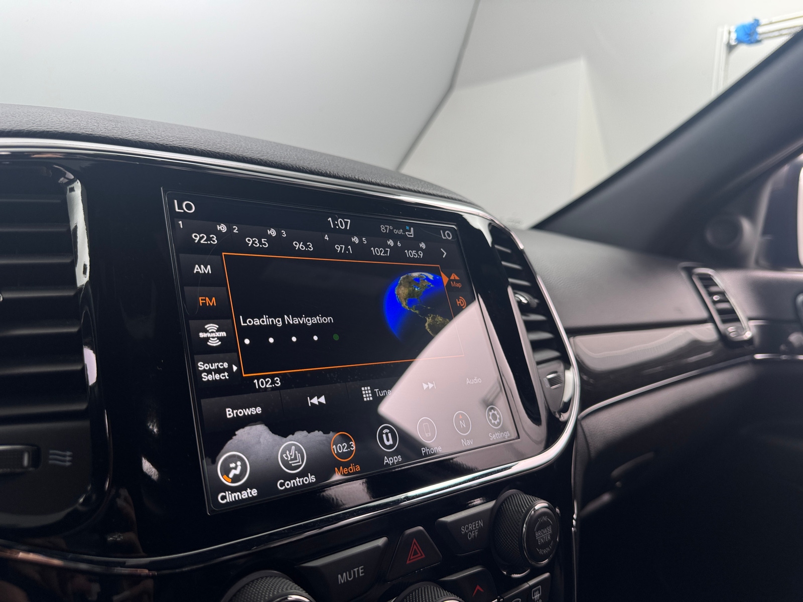 Thumbnail: 2020 Jeep Grand Cherokee - 3