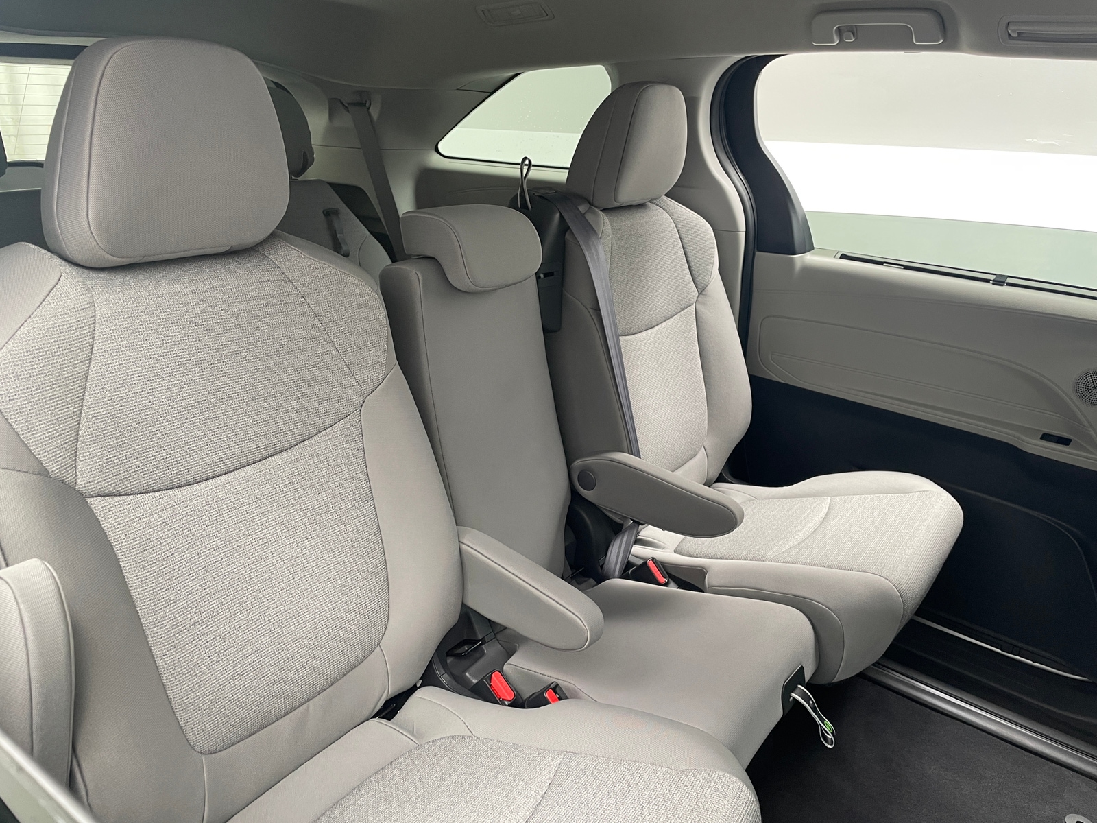 Thumbnail: 2024 Toyota Sienna - 6