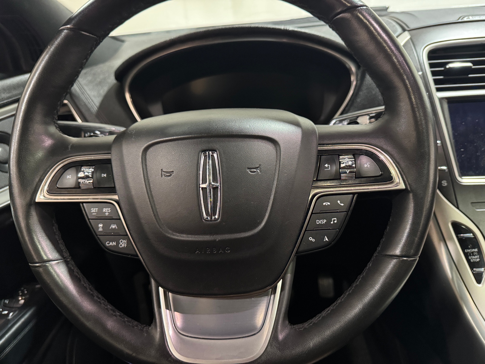 Thumbnail: 2019 Lincoln Nautilus - 4