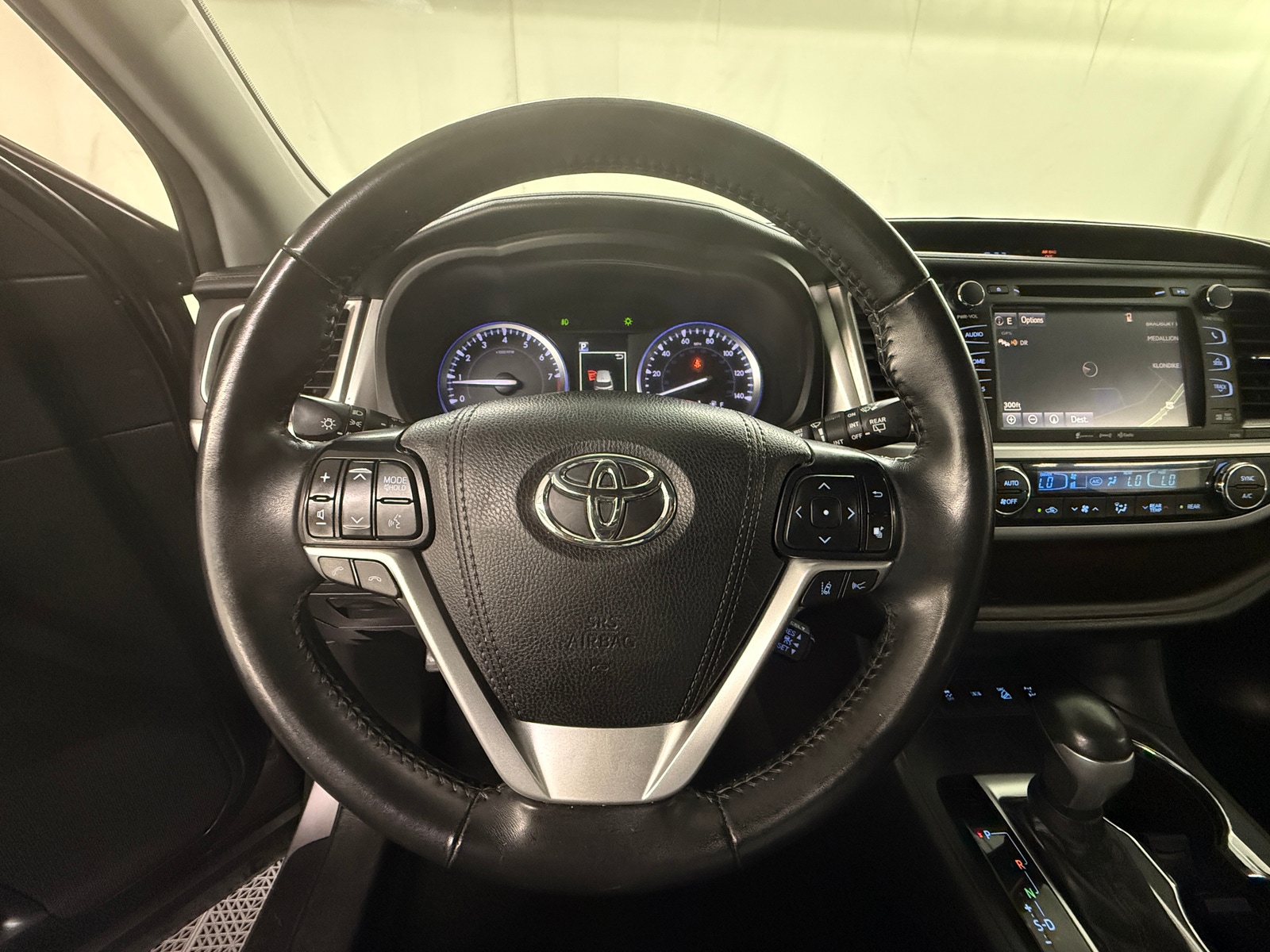 Thumbnail: 2019 Toyota Highlander - 4