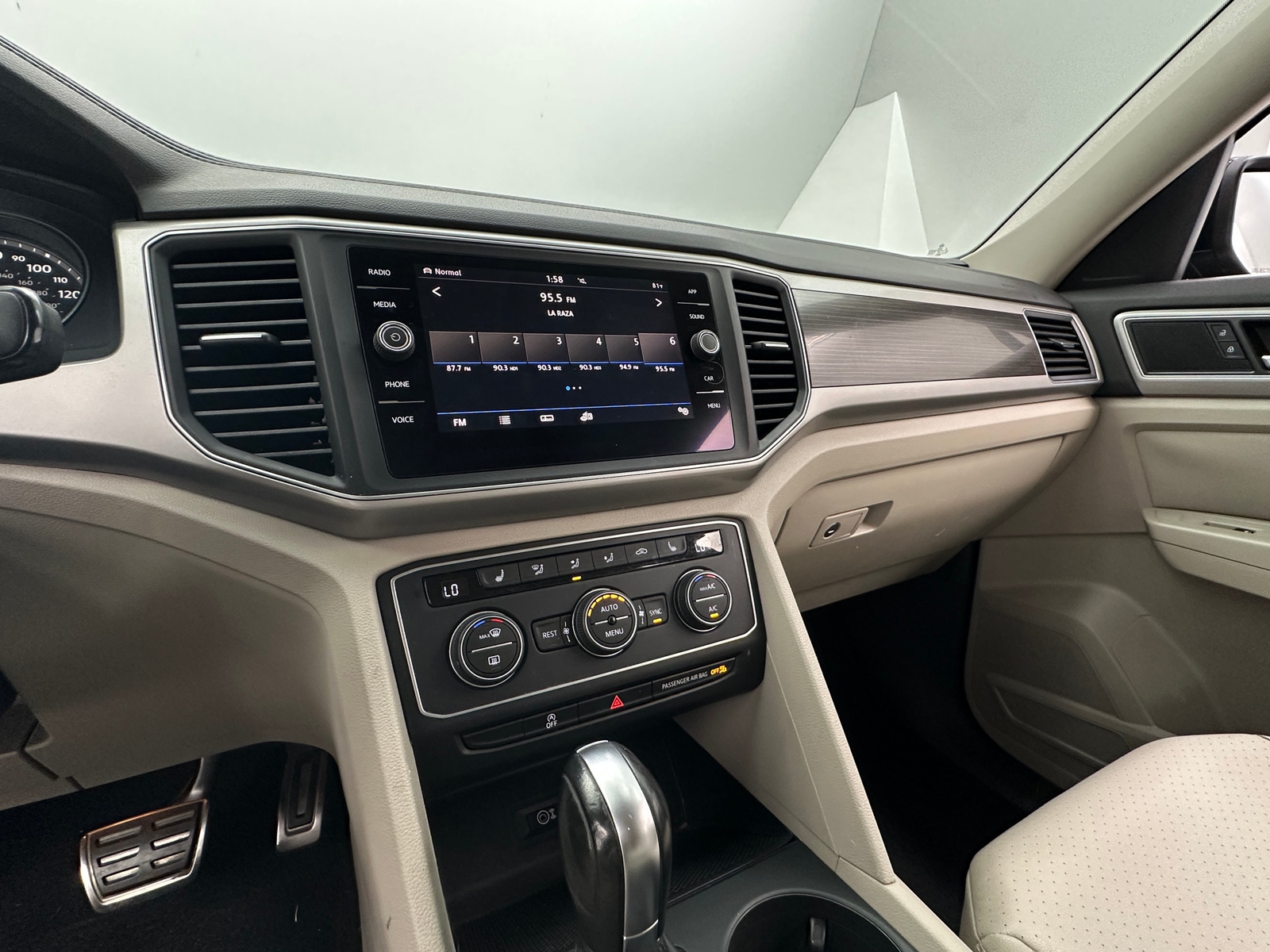 Thumbnail: 2019 Volkswagen Atlas - 3