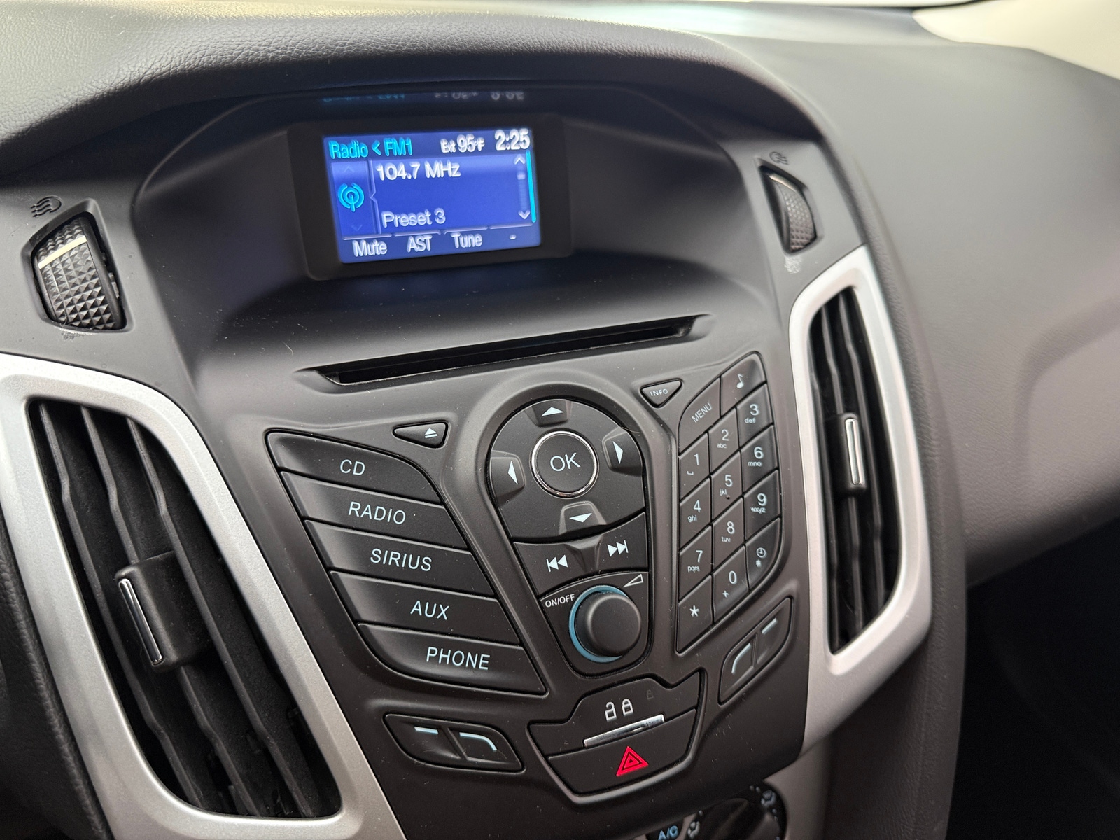 Thumbnail: 2013 Ford Focus - 3