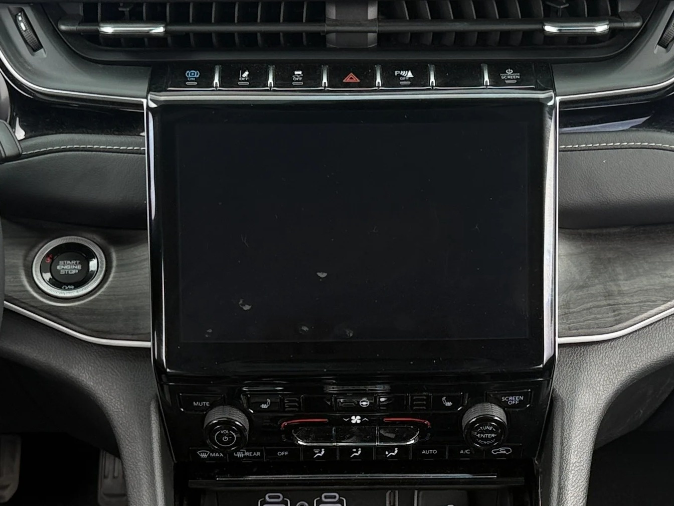 Thumbnail: 2023 Jeep Grand Cherokee - 3