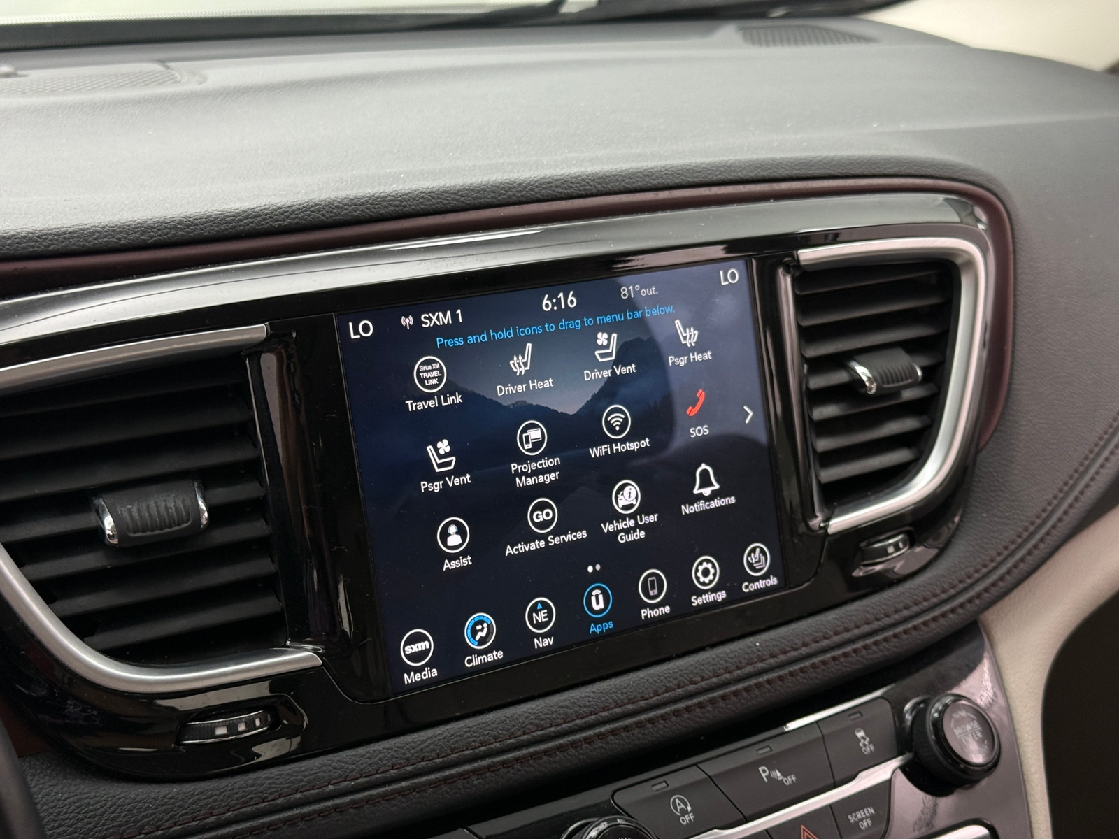 Thumbnail: 2020 Chrysler Pacifica - 3