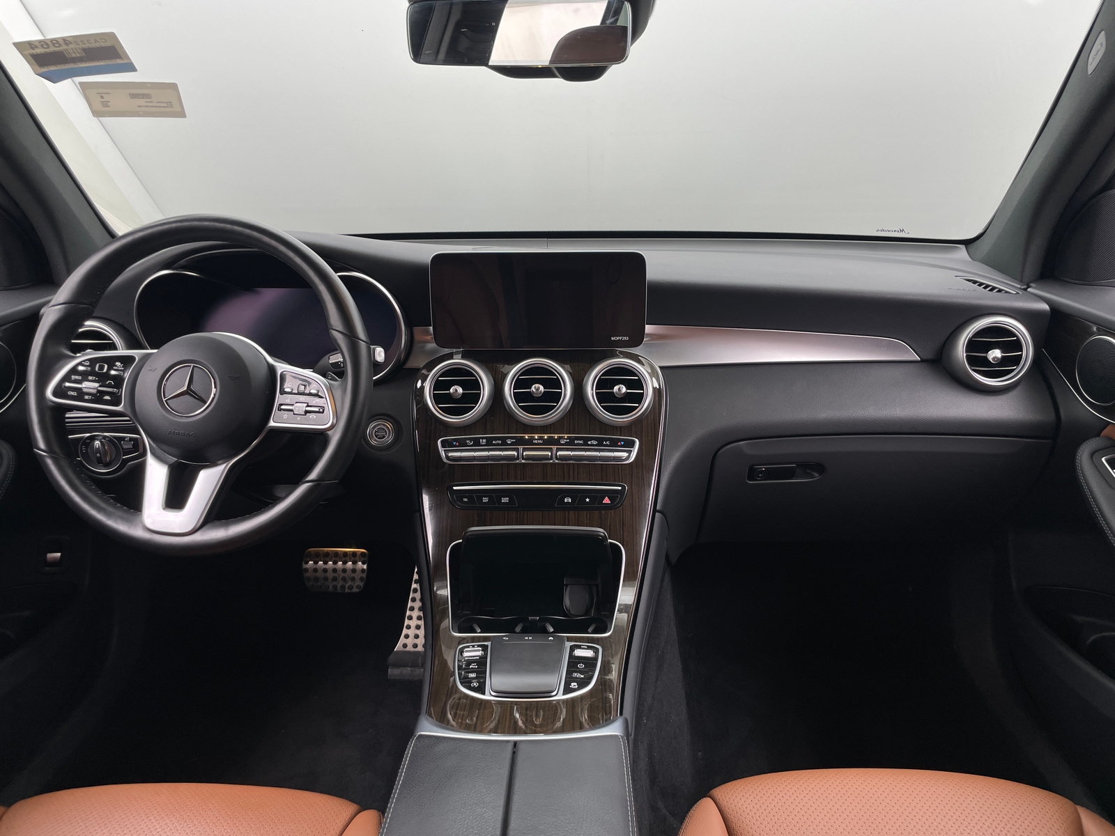 Thumbnail: 2022 Mercedes-Benz GLC - 2