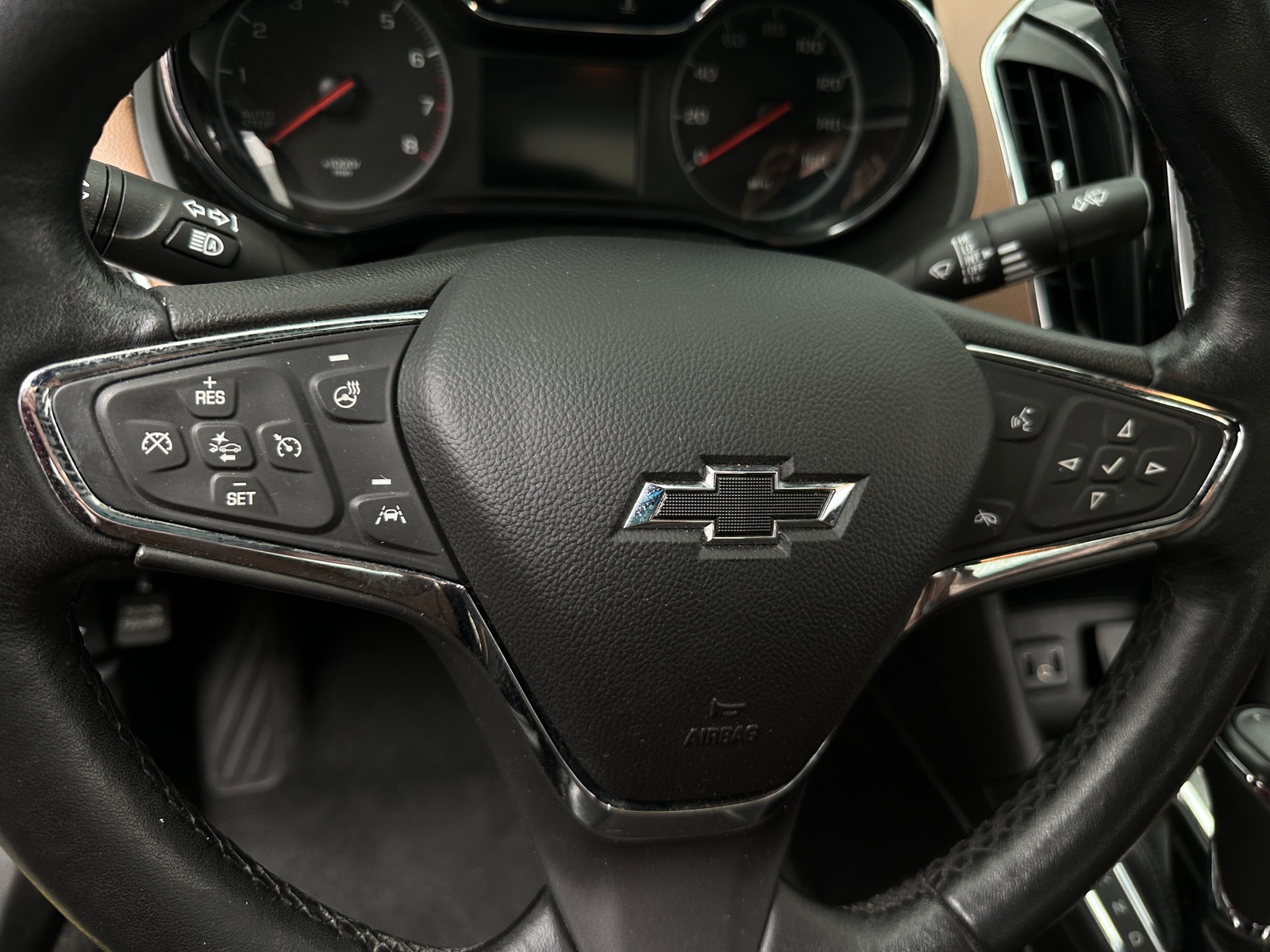 Thumbnail: 2019 Chevrolet Cruze - 4