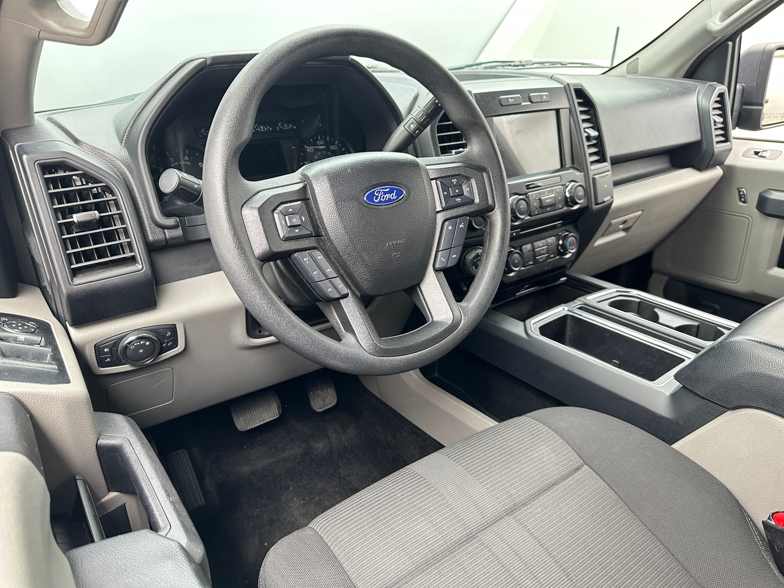 Thumbnail: 2017 Ford Econoline - 3