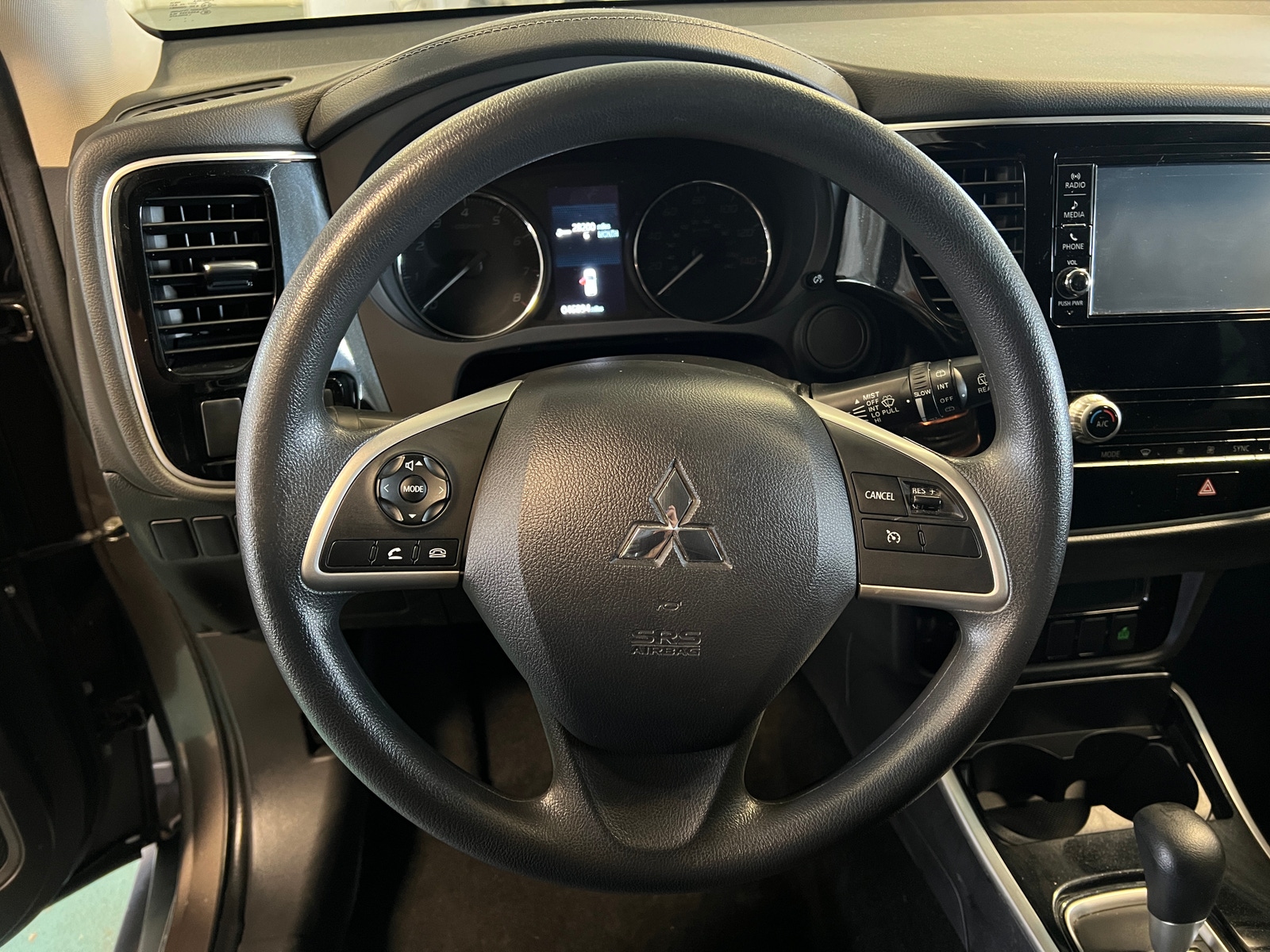 Thumbnail: 2020 Mitsubishi Outlander - 5