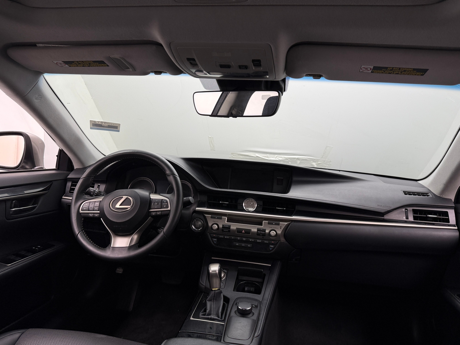 Thumbnail: 2017 Lexus ES - 2