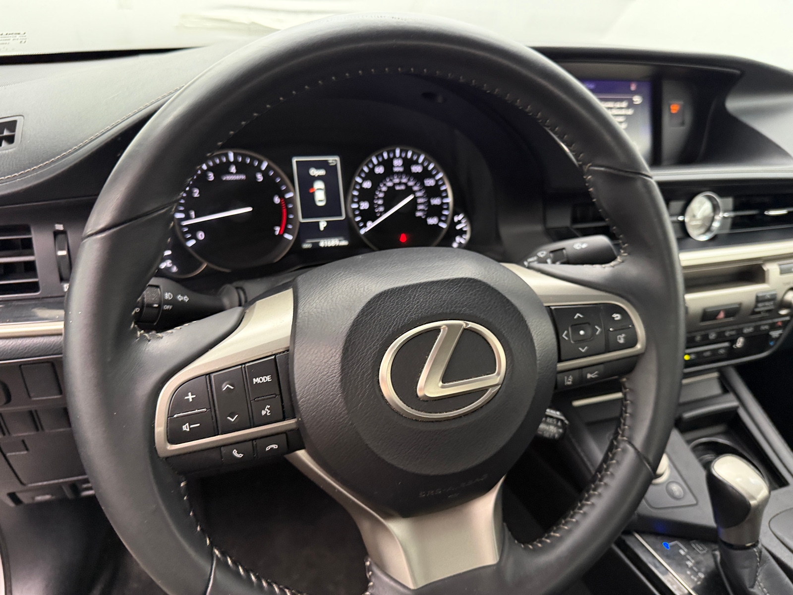 Thumbnail: 2017 Lexus ES - 4