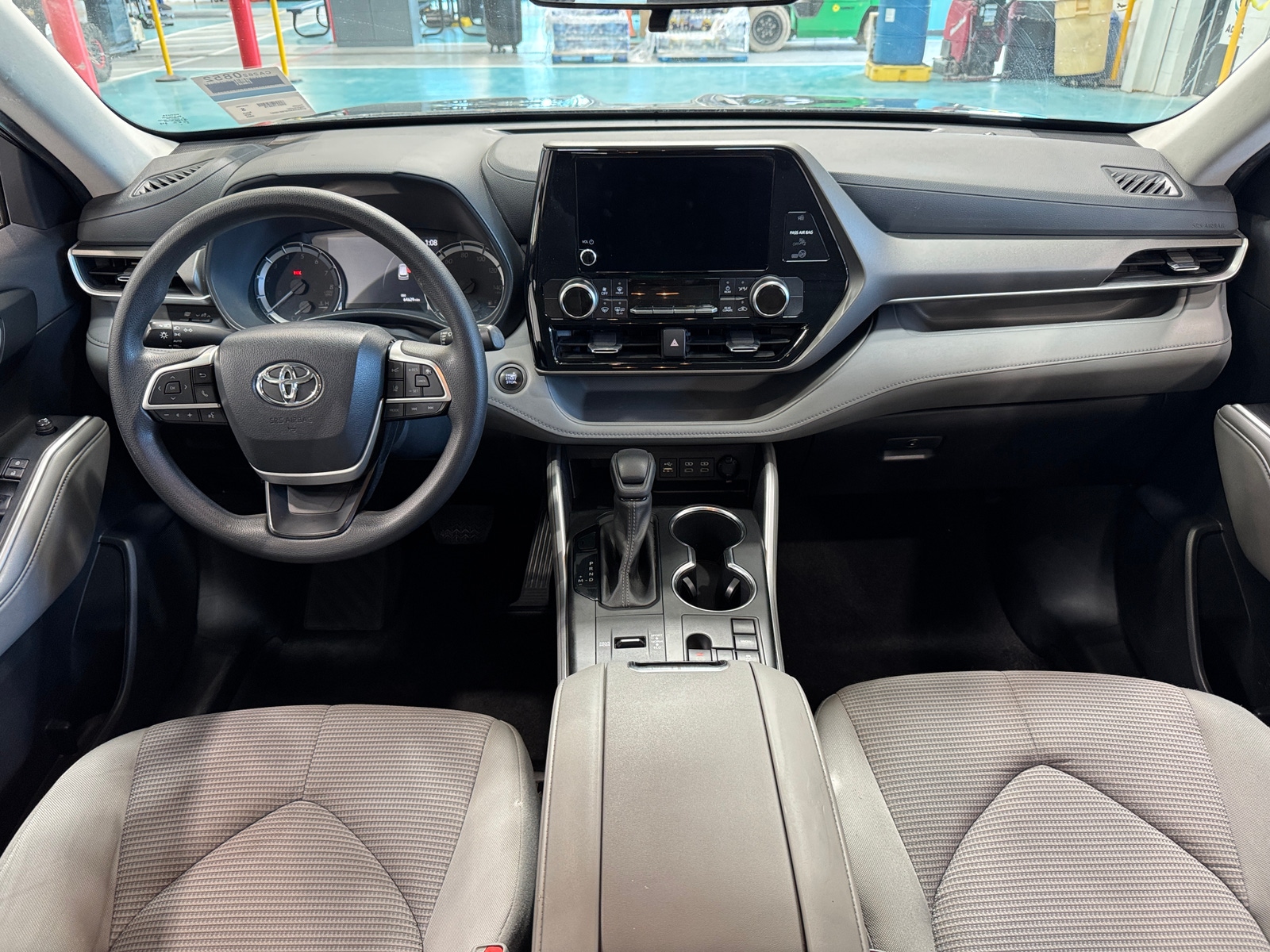 Thumbnail: 2023 Toyota Highlander - 3