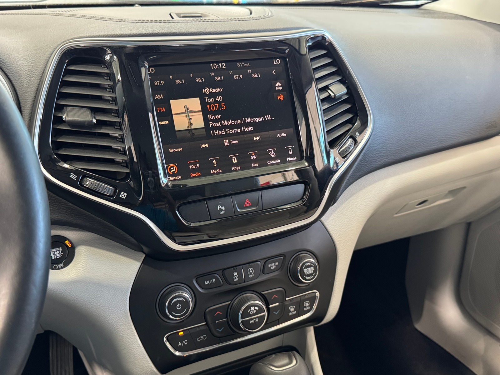 Thumbnail: 2019 Jeep Cherokee - 3