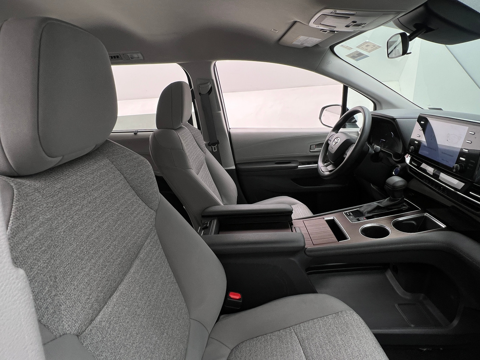 Thumbnail: 2022 Toyota Sienna - 2