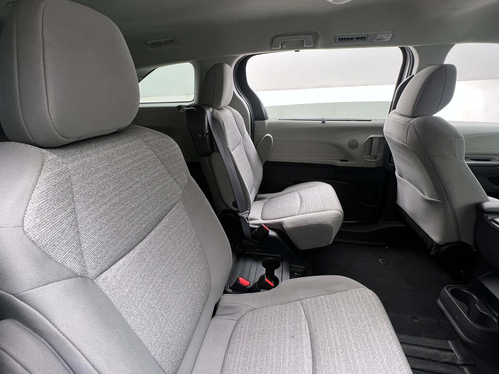 Thumbnail: 2022 Toyota Sienna - 6