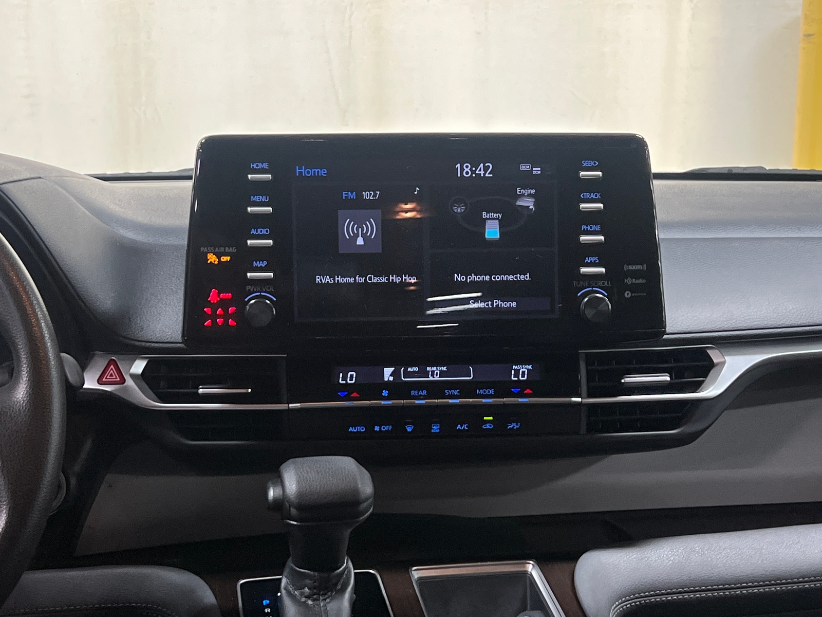 Thumbnail: 2022 Toyota Sienna - 4