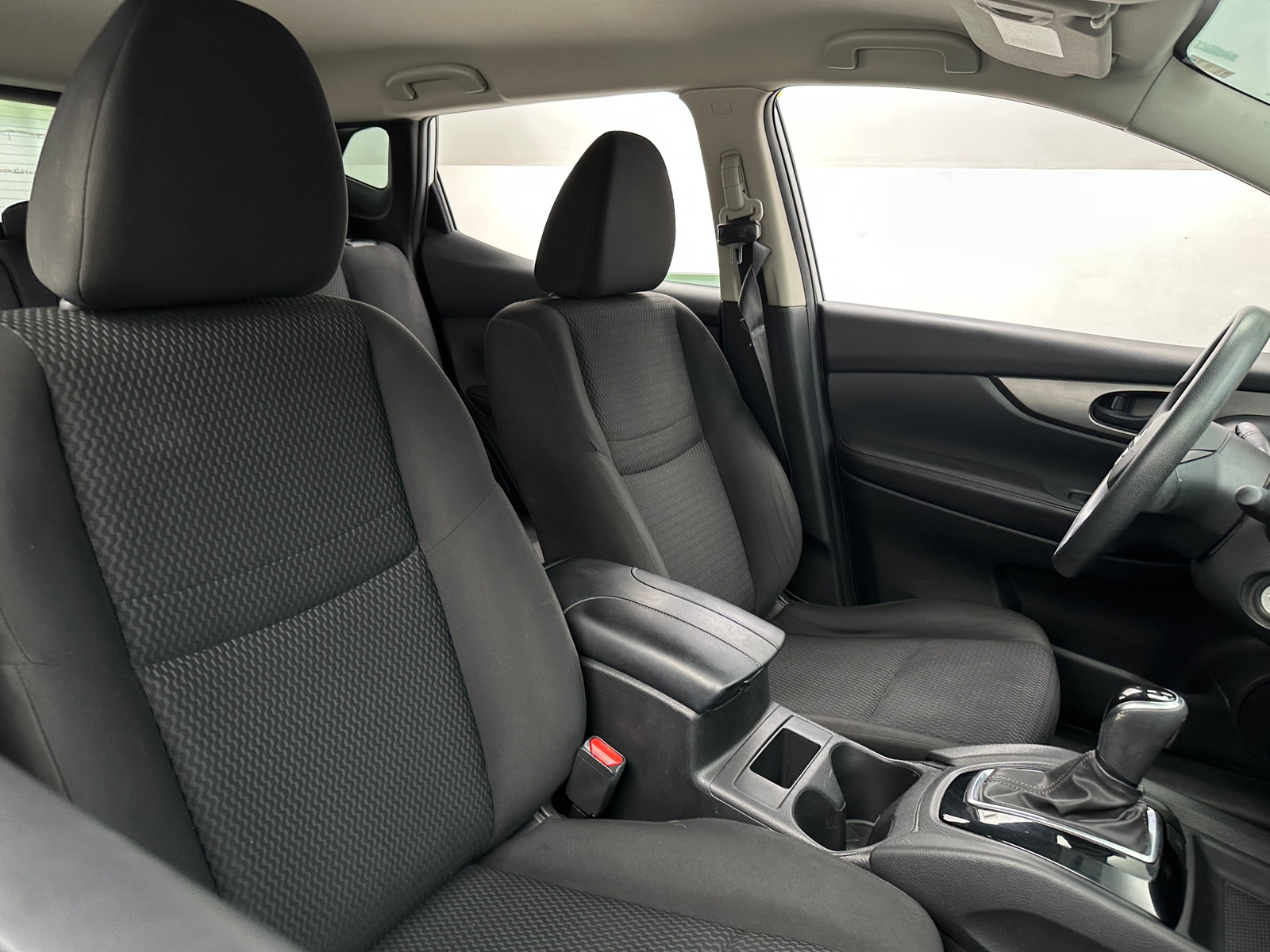Thumbnail: 2017 Nissan Rogue Sport - 2