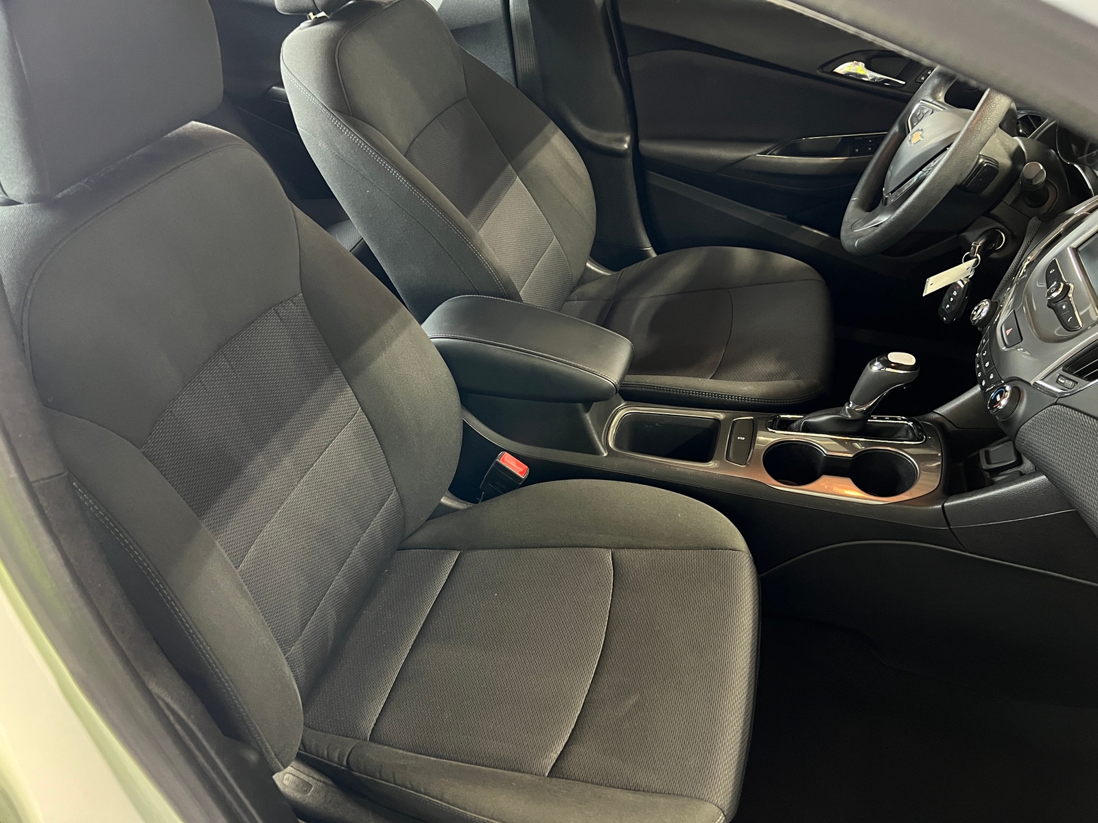 Thumbnail: 2018 Chevrolet Cruze - 2