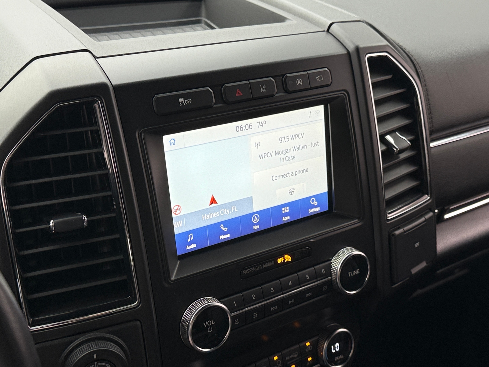 Thumbnail: 2021 Ford Expedition - 3