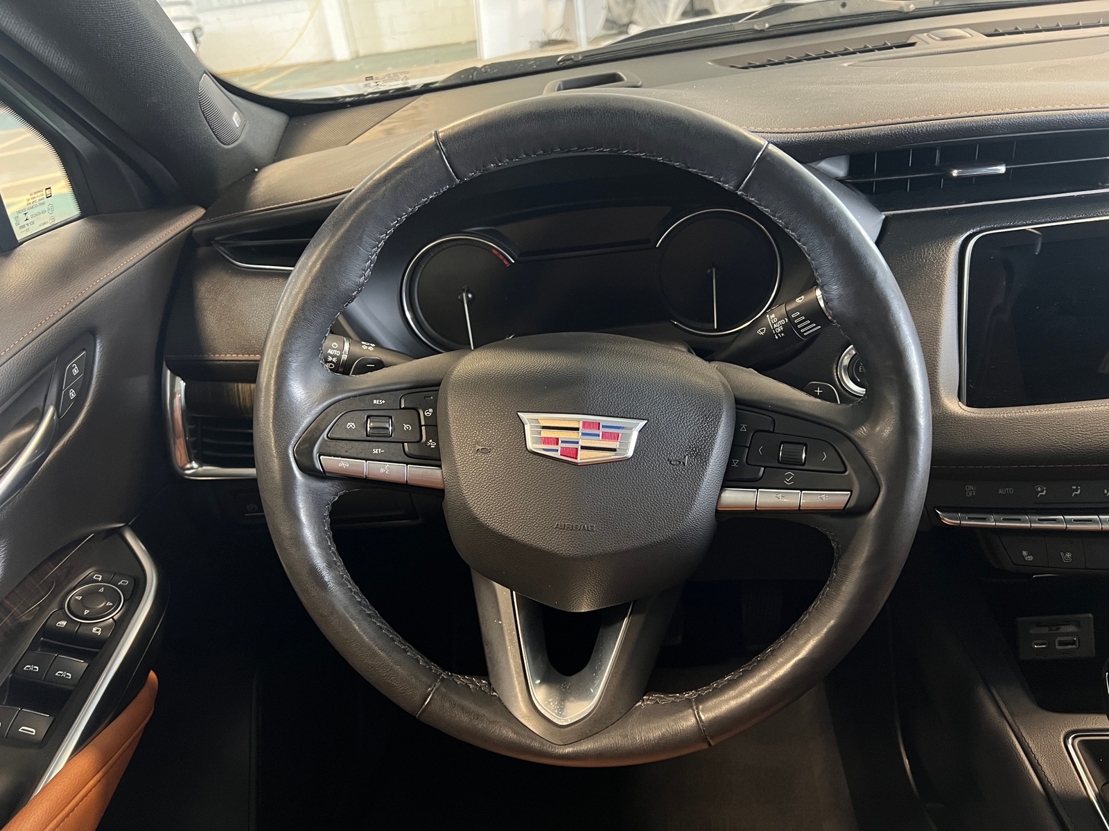 Thumbnail: 2021 Cadillac XT4 - 4