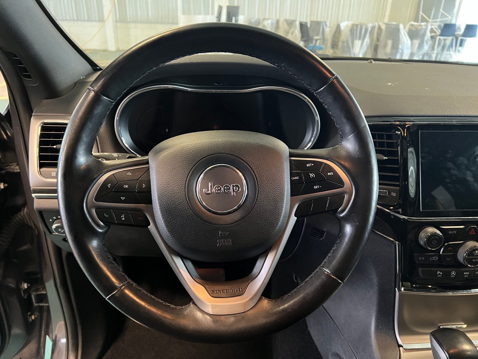 Thumbnail: 2020 Jeep Grand Cherokee - 4